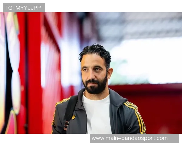 曼联冬窗前将与梅努齐尔克泽进行重要谈判探讨转会事宜