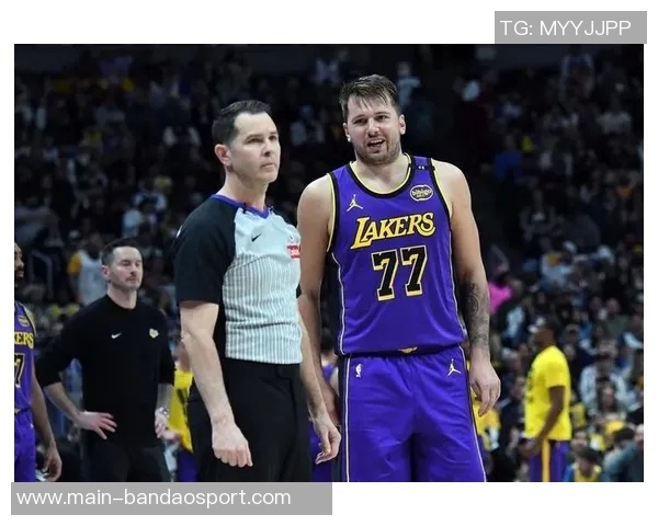 雷迪克透露詹姆斯东契奇缺席对勇士季前赛将影响比赛走势