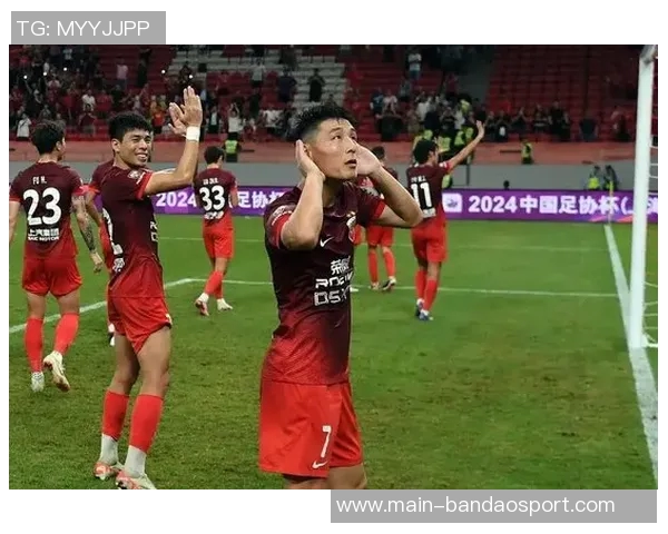 媒体人爆料法比奥续约A席与申花谈判海港为周定洋开顶薪合同